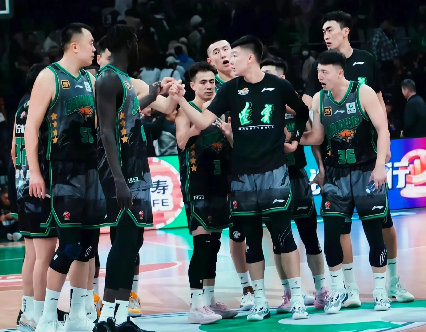 辽宁男篮实力雄厚，对手难以阻挡